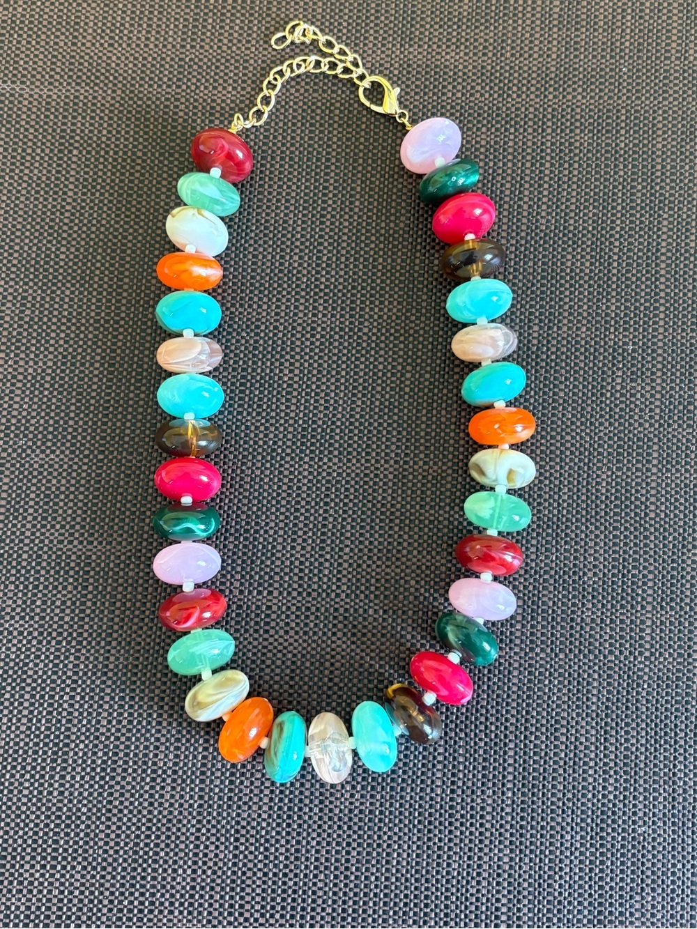 New! Multicolored Coastal Beaded Resin Marbled Disk Dopamine Statement Necklace - Picture 9 of 11
